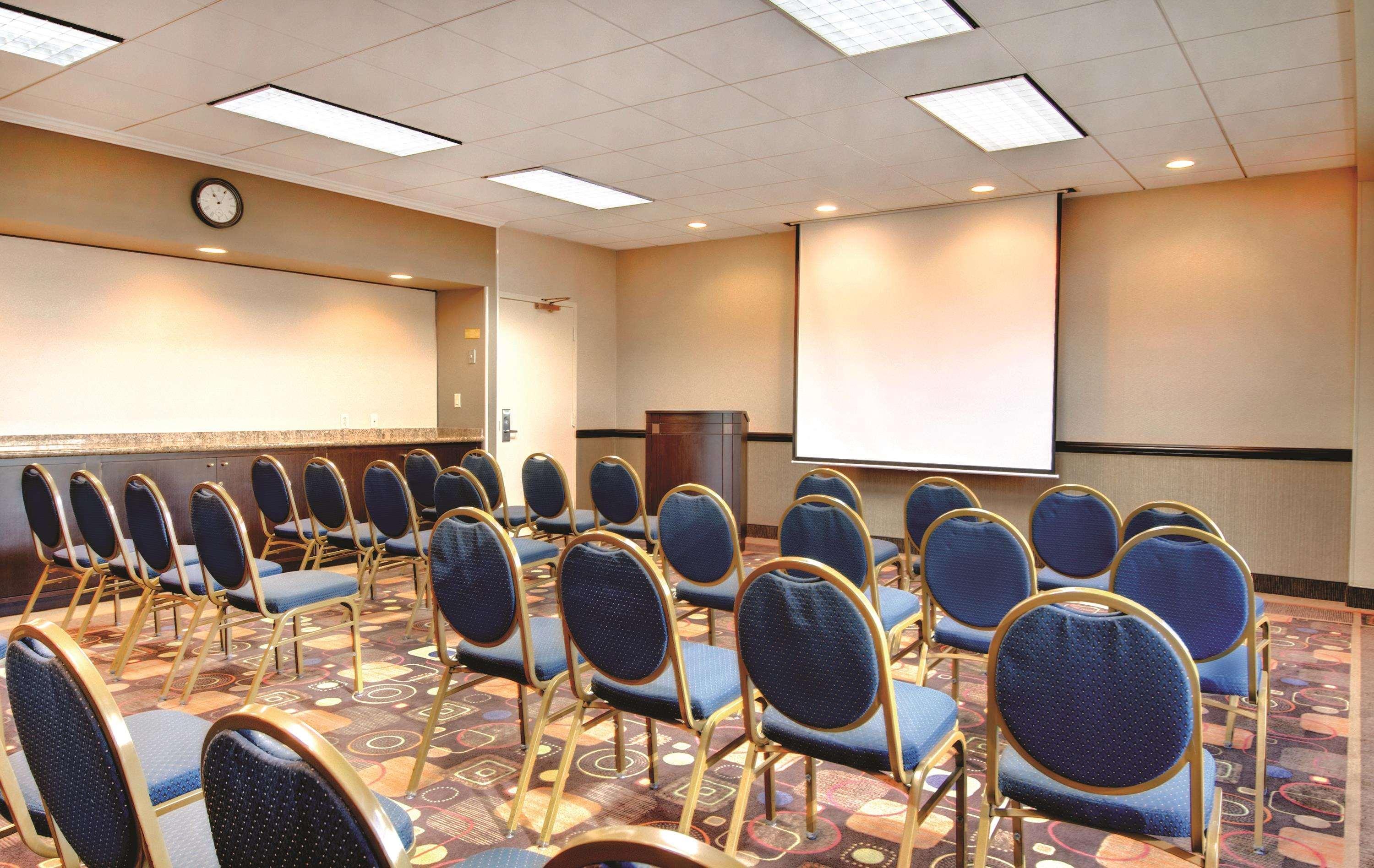 Doubletree By Hilton Orange County Airport Hotel Santa Ana Exterior foto