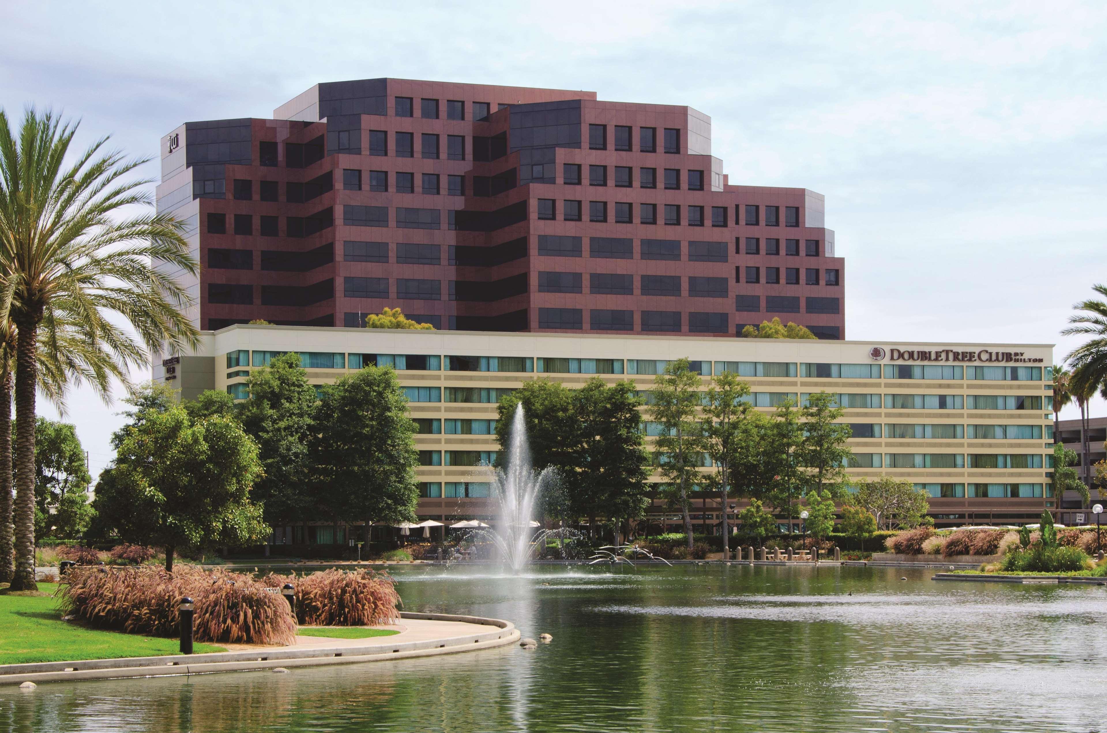 Doubletree By Hilton Orange County Airport Hotel Santa Ana Exterior foto