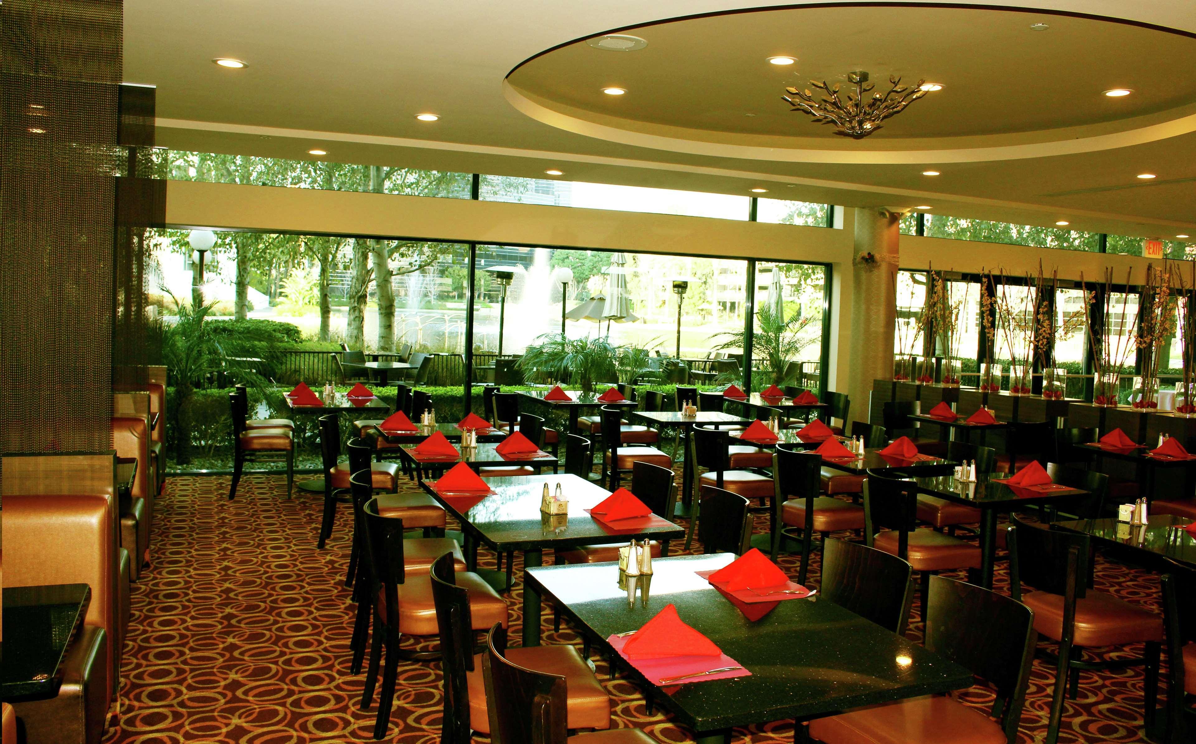 Doubletree By Hilton Orange County Airport Hotel Santa Ana Exterior foto