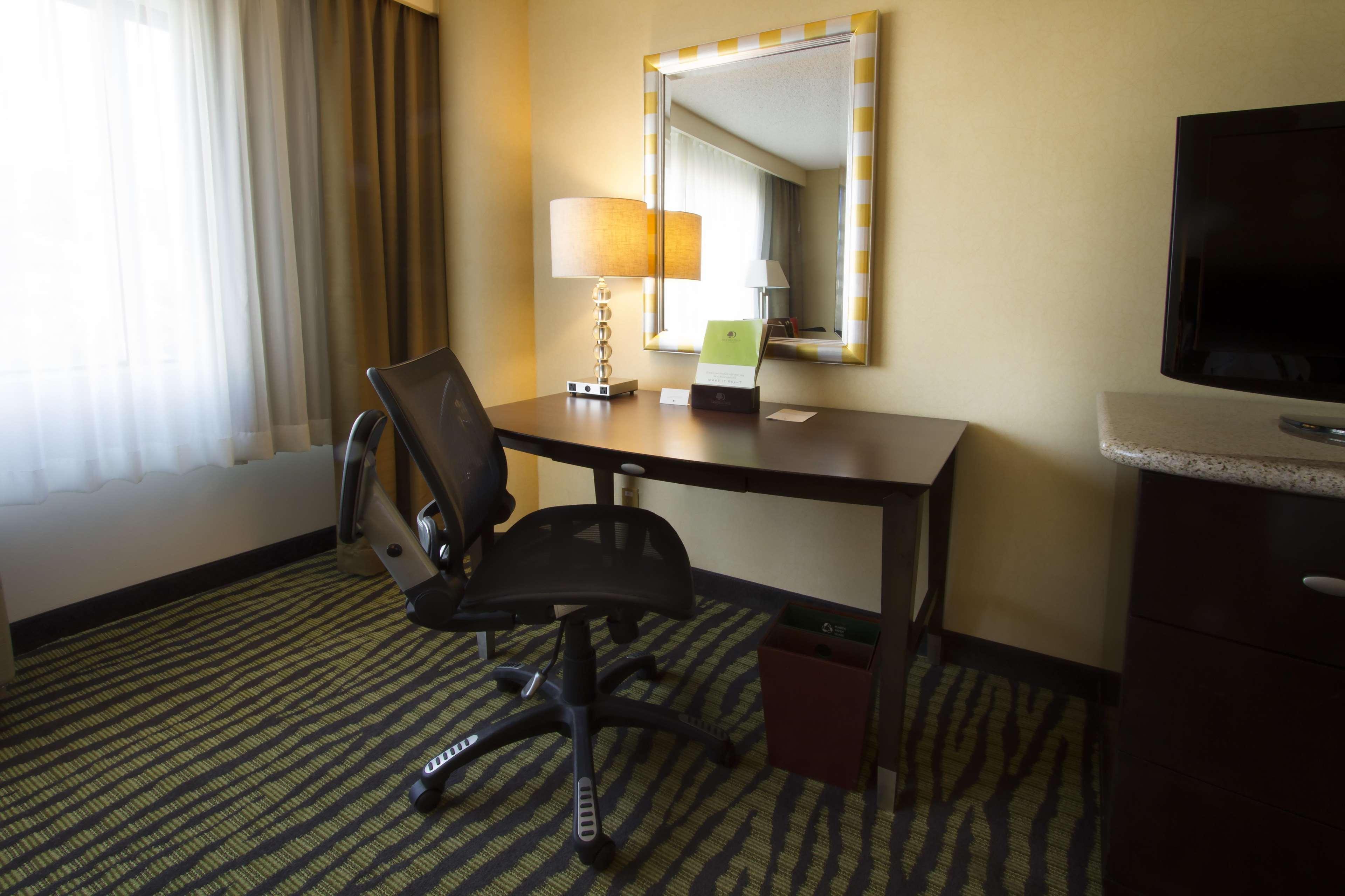 Doubletree By Hilton Orange County Airport Hotel Santa Ana Exterior foto