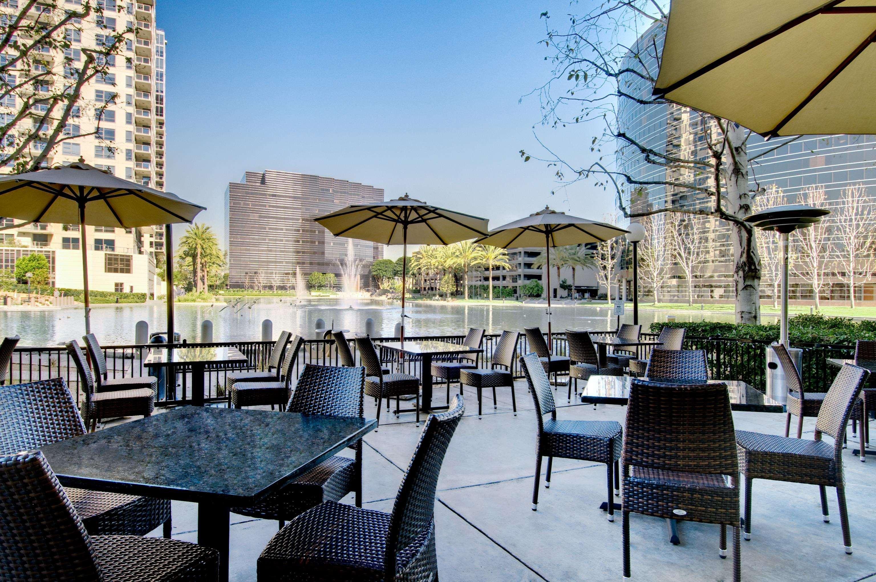 Doubletree By Hilton Orange County Airport Hotel Santa Ana Exterior foto