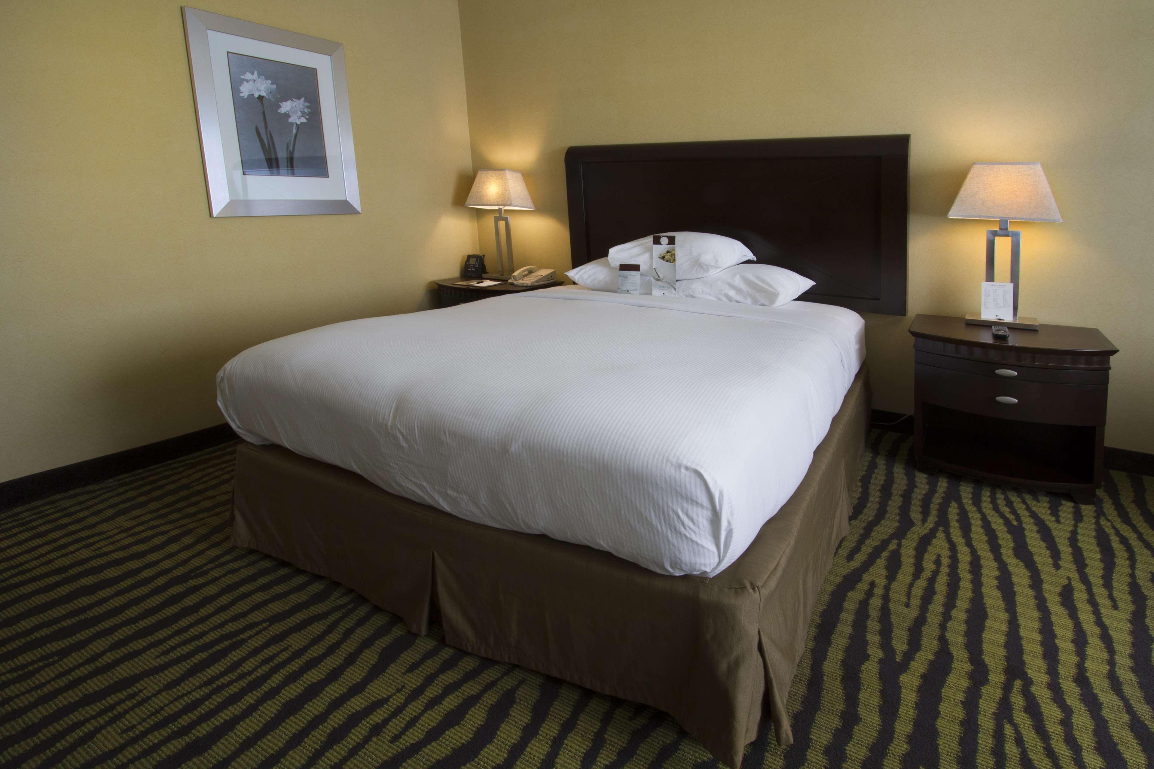Doubletree By Hilton Orange County Airport Hotel Santa Ana Exterior foto