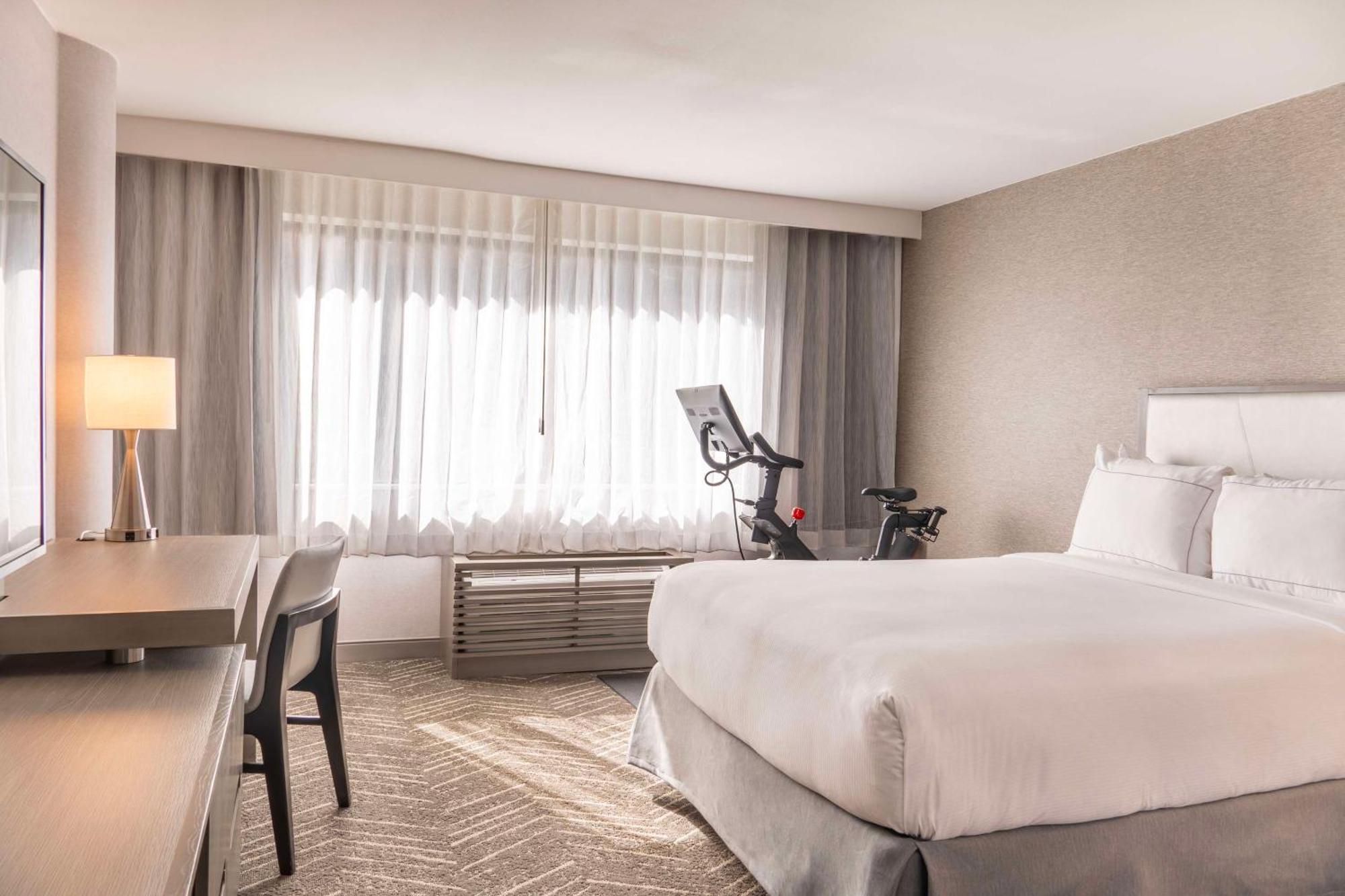 Doubletree By Hilton Orange County Airport Hotel Santa Ana Exterior foto