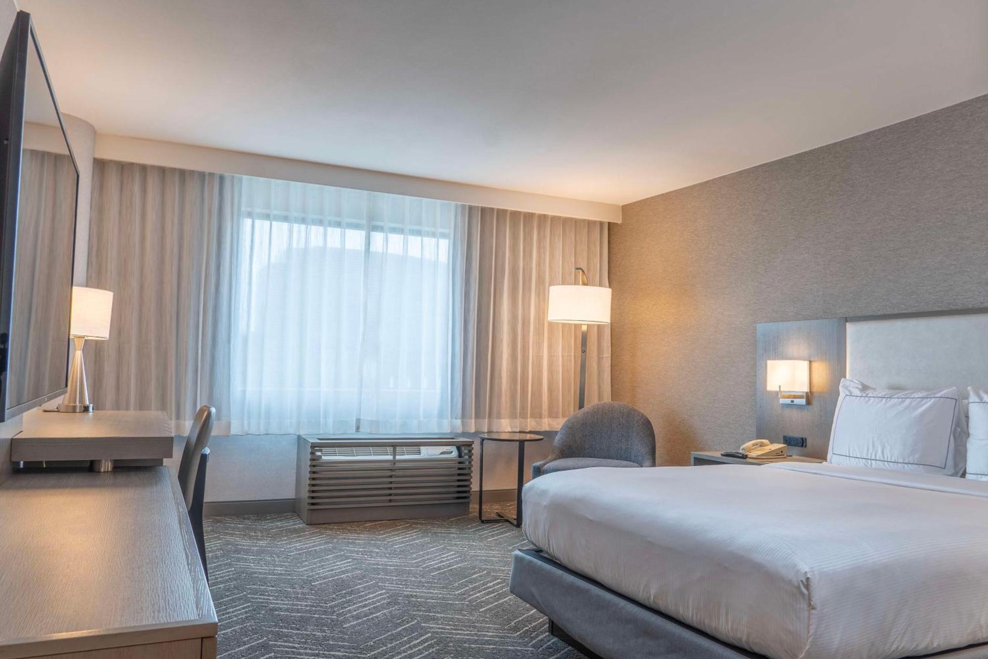 Doubletree By Hilton Orange County Airport Hotel Santa Ana Exterior foto
