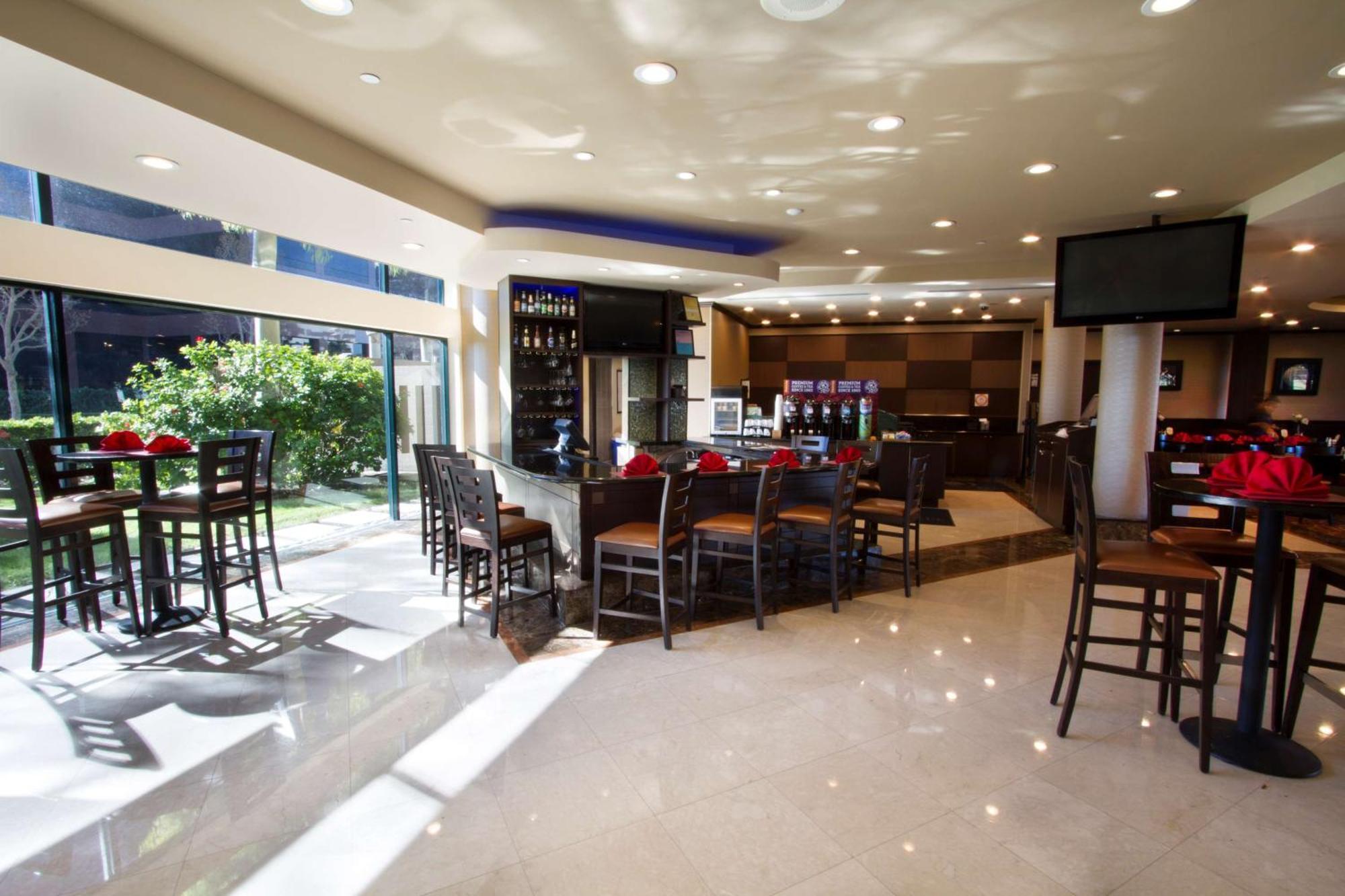 Doubletree By Hilton Orange County Airport Hotel Santa Ana Exterior foto