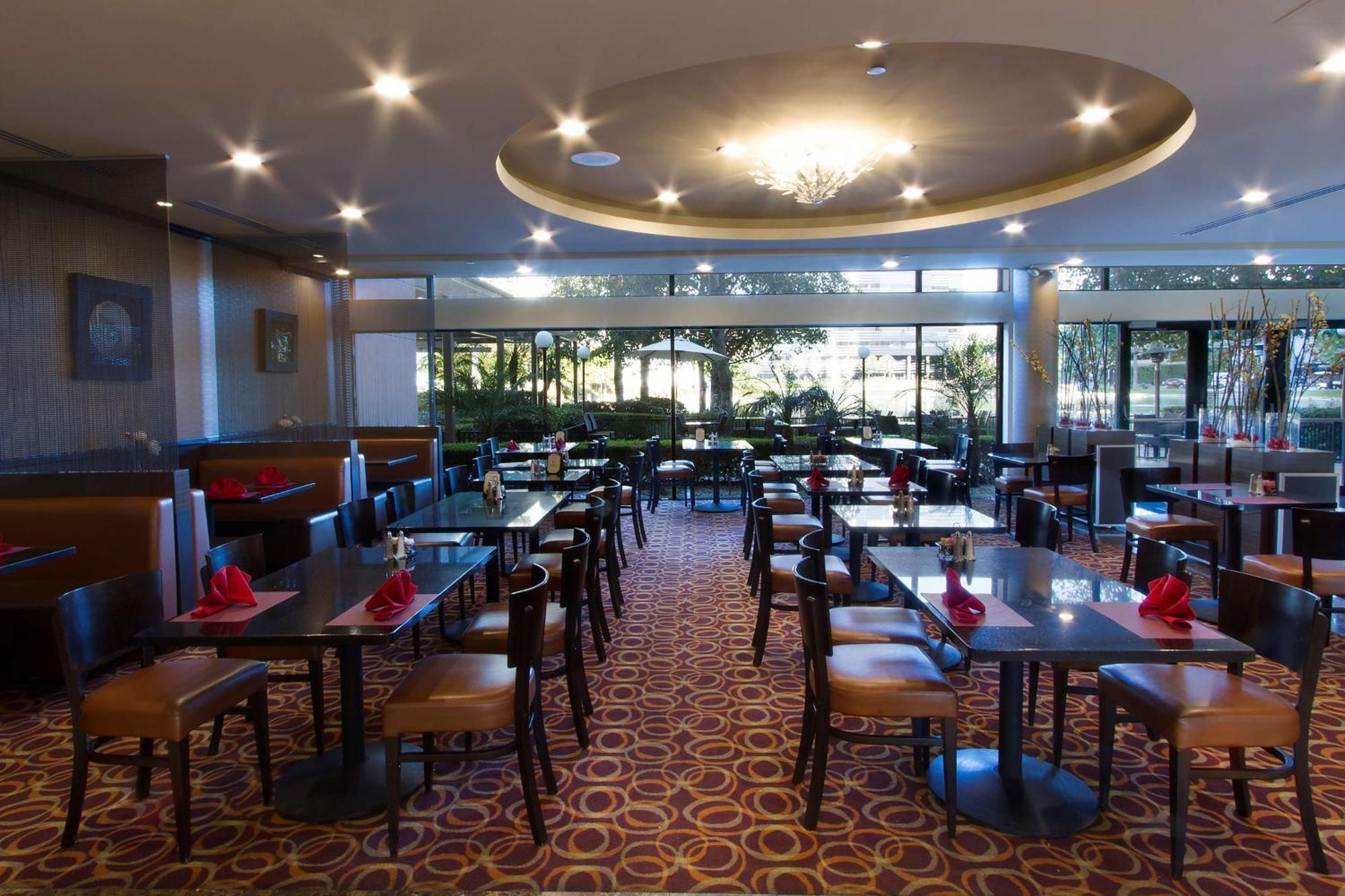 Doubletree By Hilton Orange County Airport Hotel Santa Ana Exterior foto