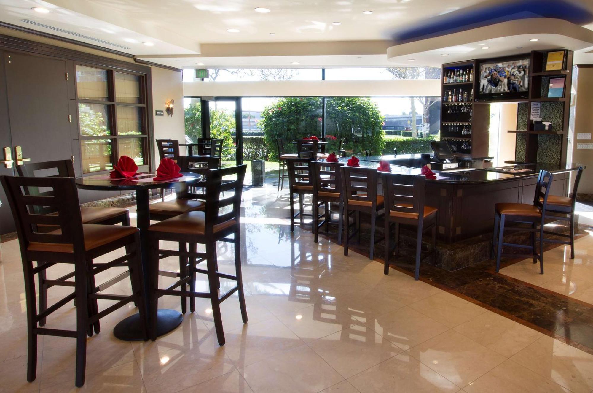 Doubletree By Hilton Orange County Airport Hotel Santa Ana Exterior foto