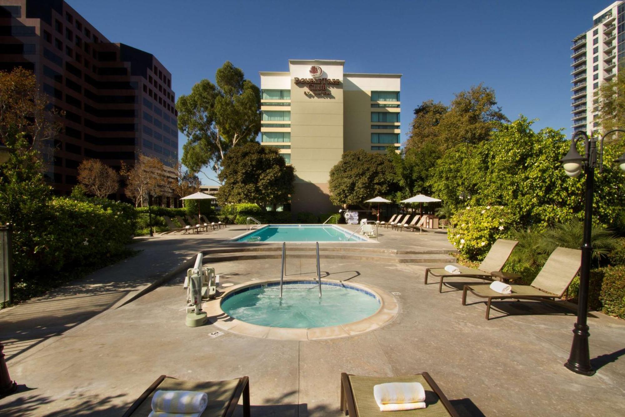 Doubletree By Hilton Orange County Airport Hotel Santa Ana Exterior foto