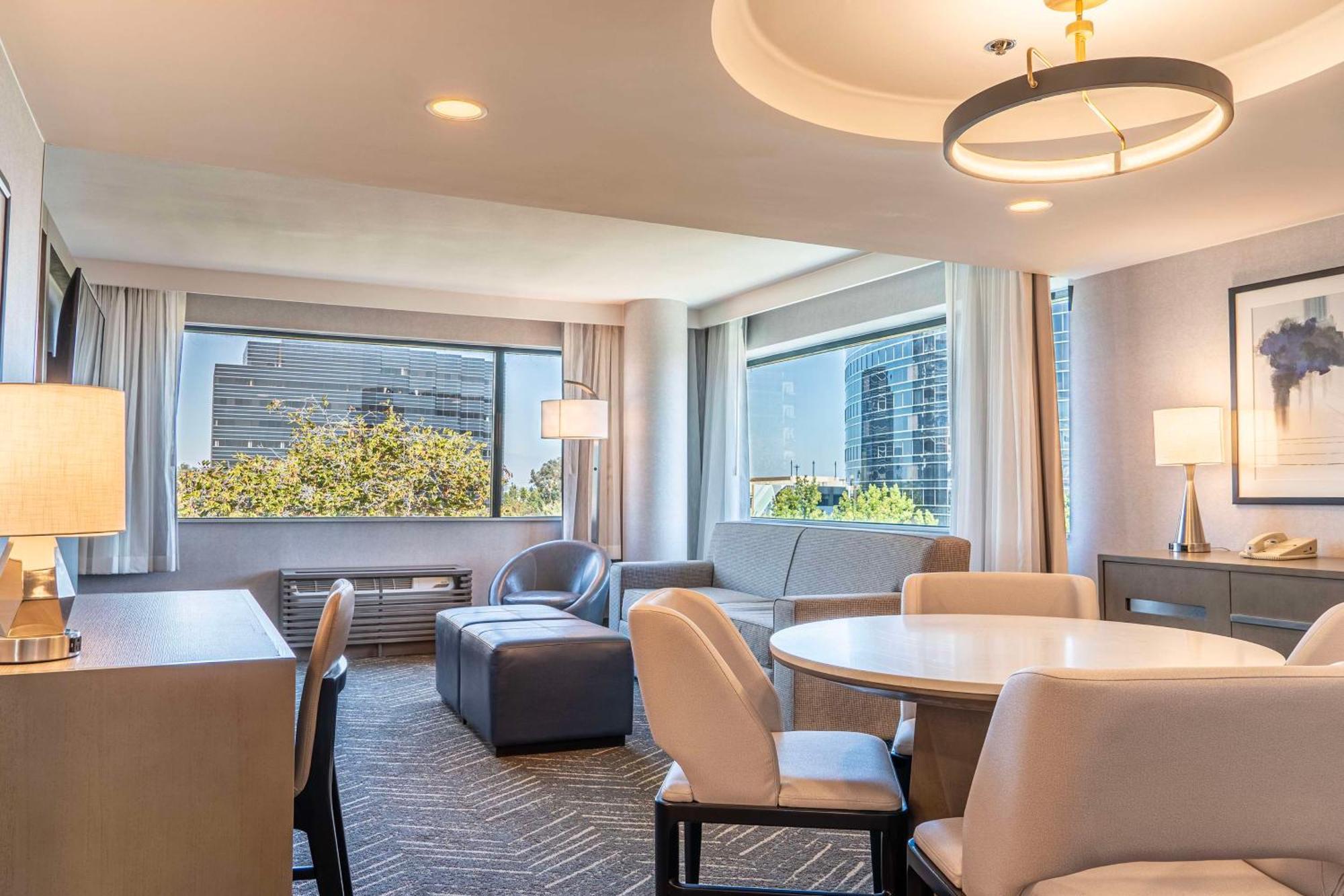 Doubletree By Hilton Orange County Airport Hotel Santa Ana Exterior foto