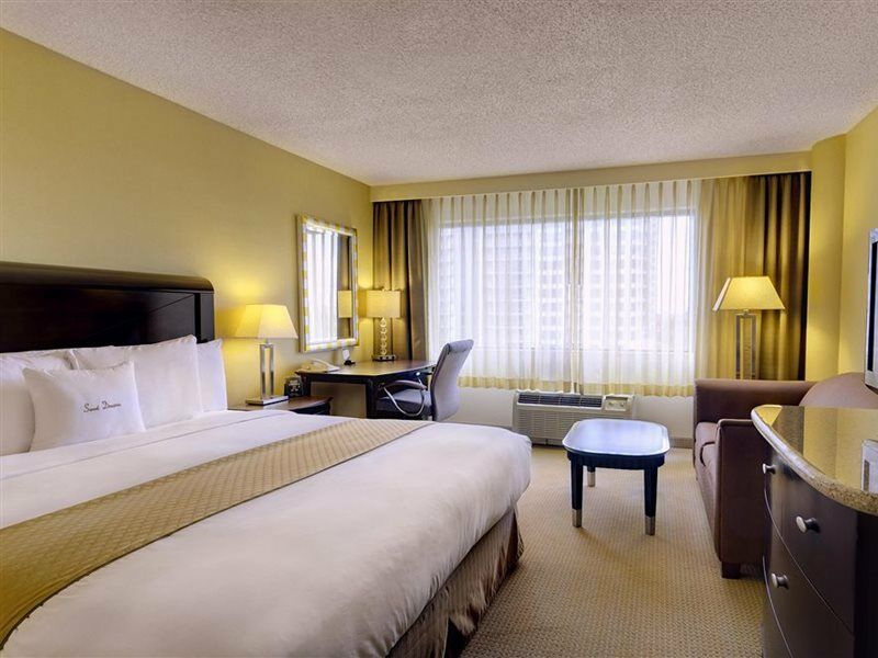 Doubletree By Hilton Orange County Airport Hotel Santa Ana Exterior foto