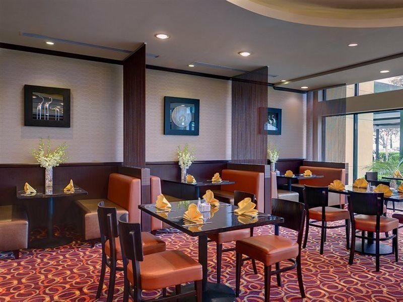 Doubletree By Hilton Orange County Airport Hotel Santa Ana Exterior foto