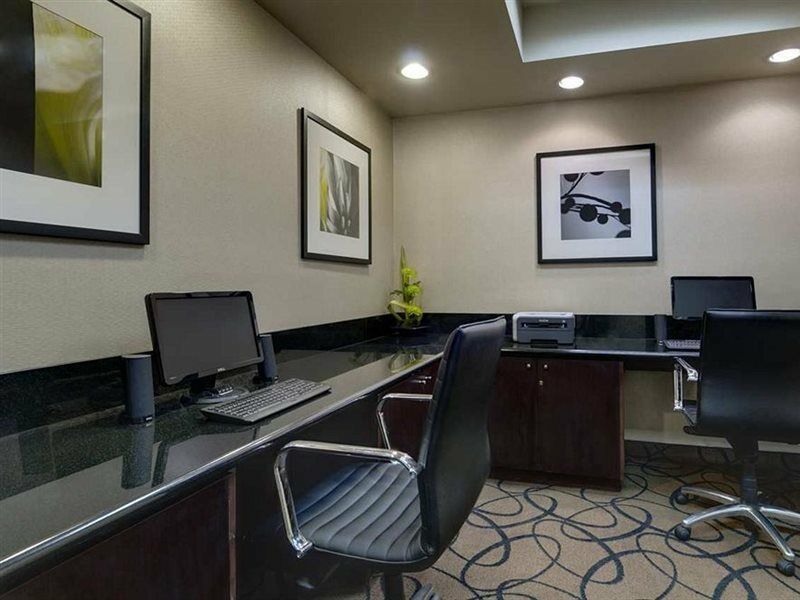 Doubletree By Hilton Orange County Airport Hotel Santa Ana Exterior foto